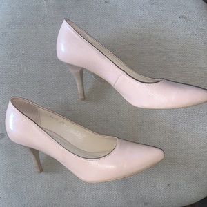 Tan Heel Pointed Toe Pumps - European size 39